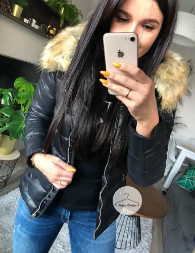 Czarna ocieplana kurtka pikowana ozdobne suwaki ZIP S-XXL