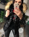 Czarna ocieplana kurtka pikowana ze sztucznym futrem Shine