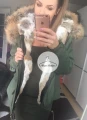Krótka parka khaki z futrem z jenota Luxury