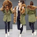 Długa parka gwiazd khaki z futrem naturalnym