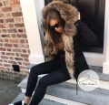 Krótka czarna parka z futrem z jenota Luxury Black