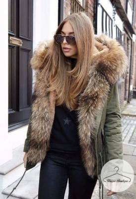 Krótka parka khaki z naturalnym futrem Luxury