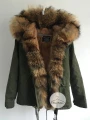 Krótka parka khaki z naturalnym futrem Luxury