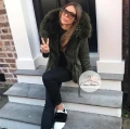 Krótka parka khaki z futrem z jenota Luxury