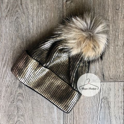 Zimowa czapka SHINE czarno- złota JENOT naturalny one size