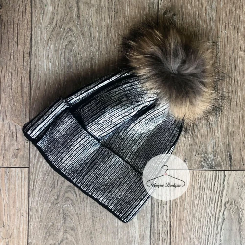 Zimowa czapka SHINE czarno- srebrna JENOT naturalny one size