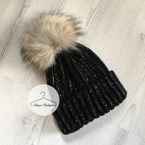 Zimowa czapka DIAMOND black cyrkonie jenot naturalny