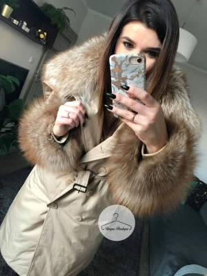 Beżowy płaszcz trencz NUDE futro naturalne jenot naturalny S-XL