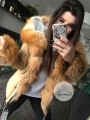 Krótka parka w kolorze rudym z naturalnym futrem