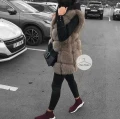 Damska kamizelka z prawdziwego futra z lisa w kolorze ciemny beż