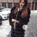 Ekskluzywny czarny płaszcz futrzany z futrem naturalnym z lisa