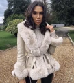Krótki płaszcz beżowy z futerkiem Kendall