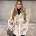 Krótki płaszcz beżowy z futerkiem Kendall