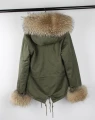 Krótka parka gwiazd khaki z futrem naturalnym
