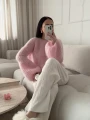 Sweter moherowy szerokie mankiety Dzwonek pudrowy róż YARN