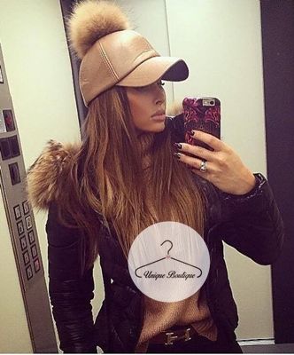 CAP Czapka z daszkiem beżowa JENOT POMPON HIT blogerek