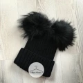 Zimowa czapka JENOT NATURALNY dwa pompony all black