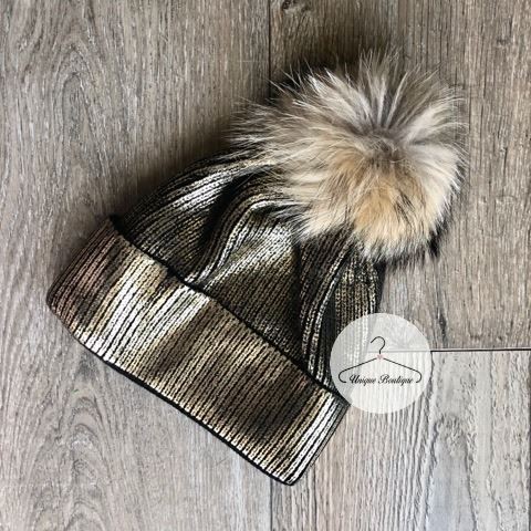 Zimowa czapka SHINE czarno- złota JENOT naturalny one size
