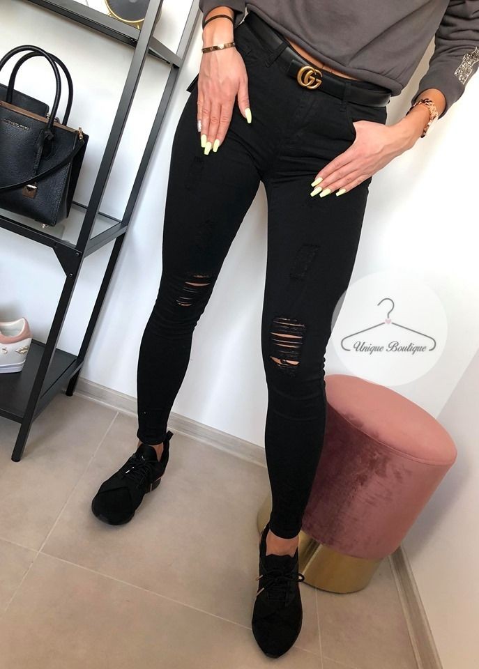 3652.jpg Czarne spodnie jeansowe z dziurami i przetarciami Black