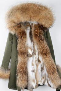 Długa parka gwiazd khaki z futrem naturalnym