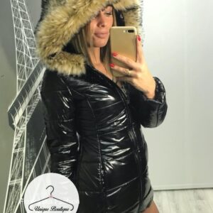 Lakierowana kurtka czarna z futerkiem Stella