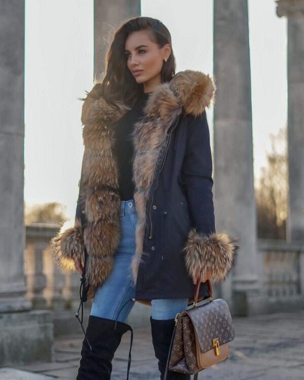 5409.jpg Długa parka czarna z futrem z jenota puchowa Furry