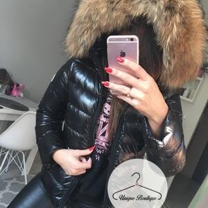 Kurtka puchowa czarna z naturalnym futrem Moncler