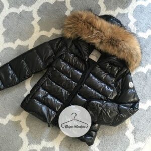 Kurtka puchowa czarna z naturalnym futrem Moncler